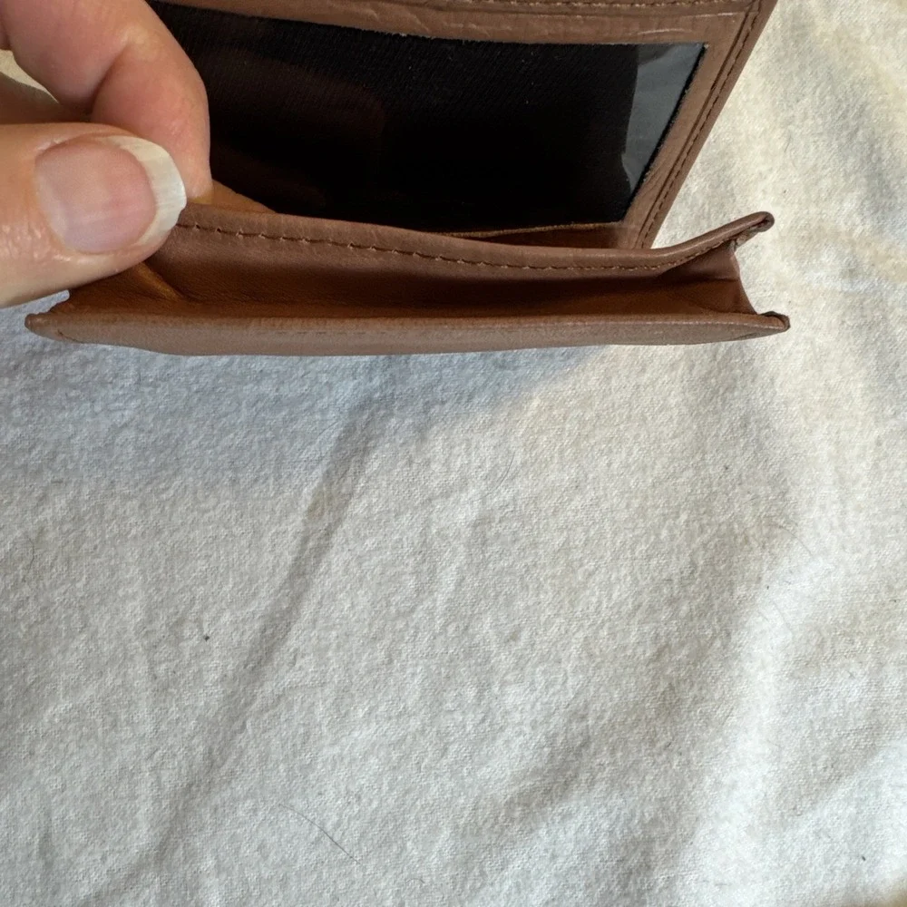 Levenger‎ Pebbled Saddle Brown Fine Leather ID Credit Card Wallet NEW In Box